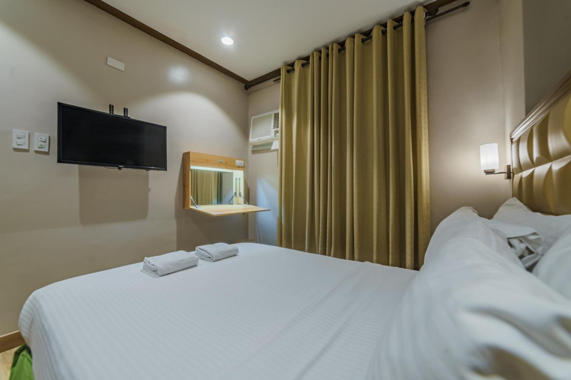 Robertson Hotel Naga  Buitenkant foto