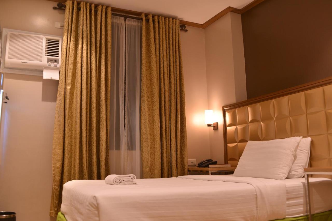 Robertson Hotel Naga  Kamer foto